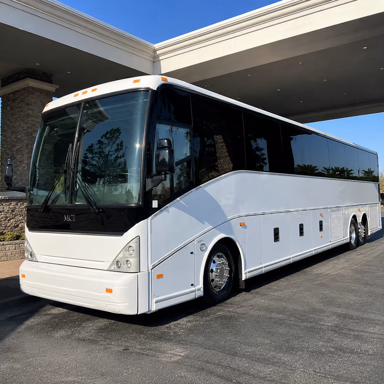 shuttle buses between fort smith and northwest arkansas national airport xna